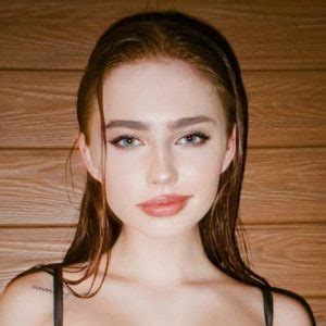 renata ri|Renata Ri Bio, Affair, Single, Ethnicity, Age, Nationality, Height